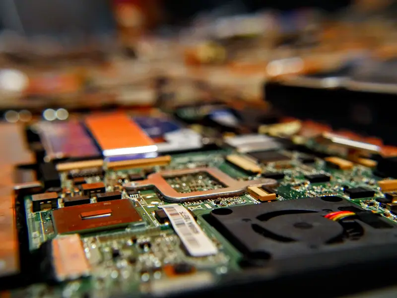 ¿Cuál es la diferencia entre PCBA y PCB?