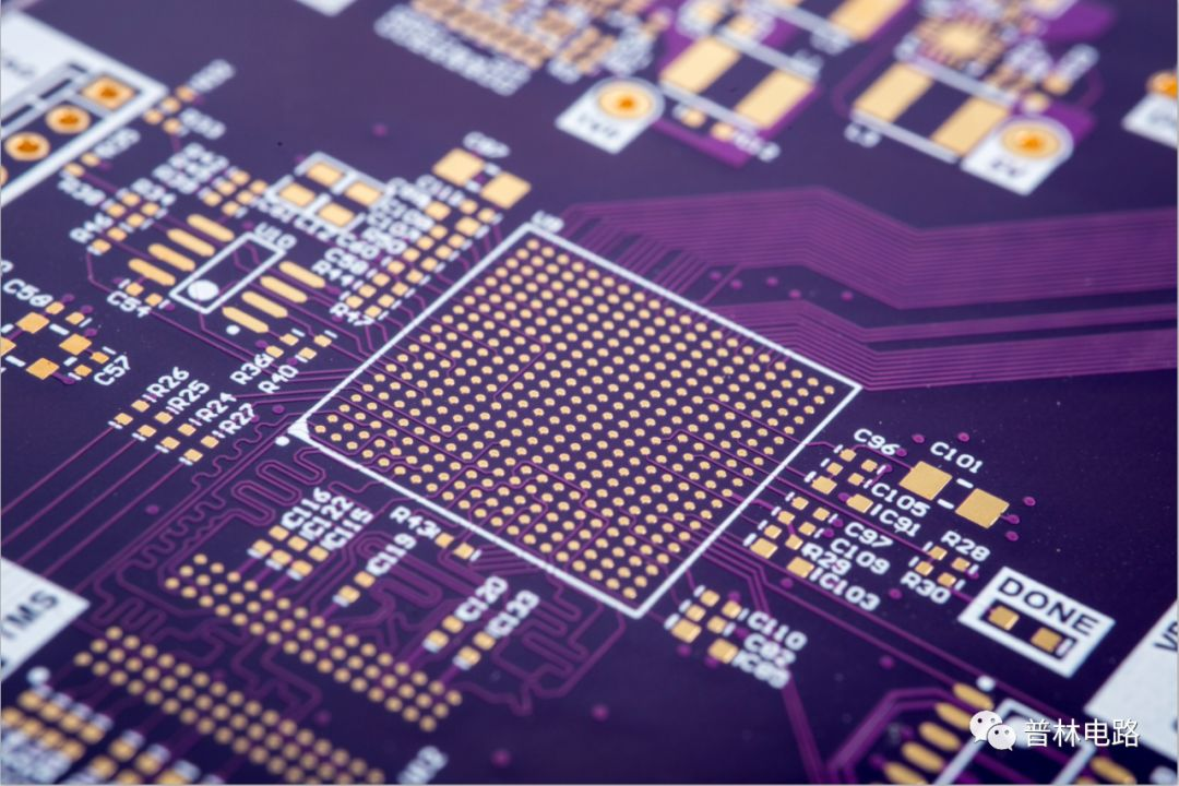 Opciones de acabado superficial de PCB: ENIG vs. placas de oro electrochapado