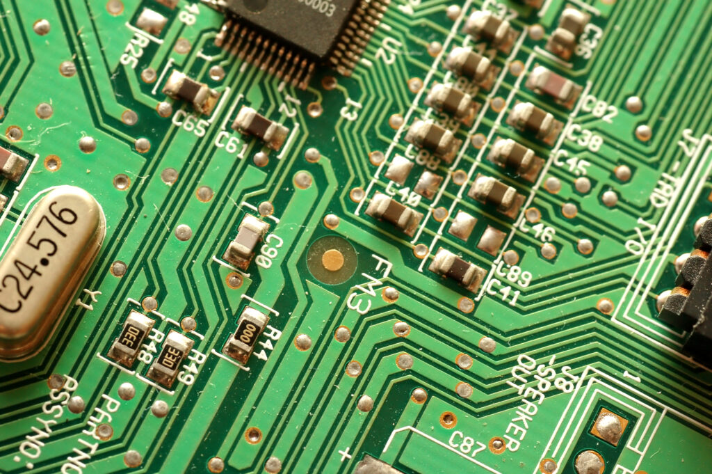¿Qué importancia tienen las máscaras de soldadura y las serigrafías de PCB?